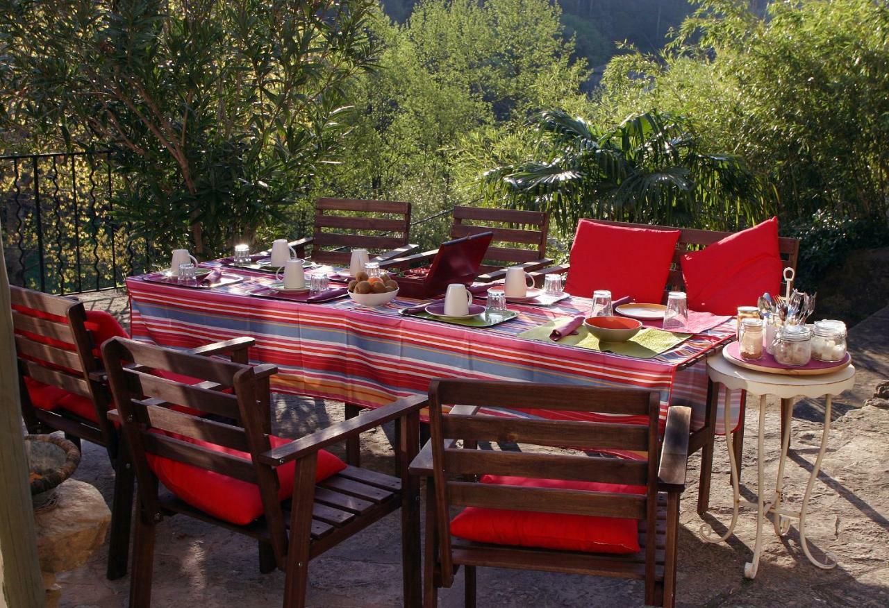 Vila Le Refuge Des Pots Rouges Cros  Exteriér fotografie